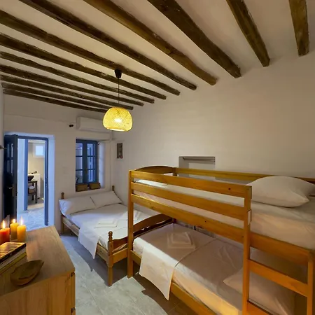 Yiayia's Place * Folégandros