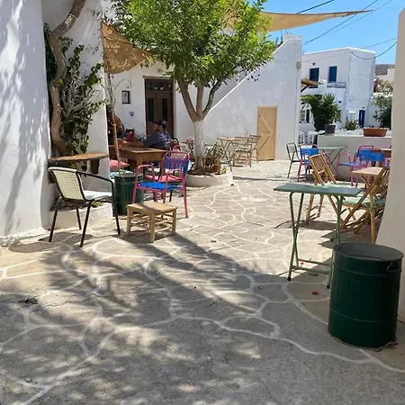 Yiayia's Place * Folégandros