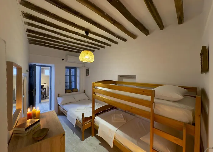 Yiayia's Place * Folégandros