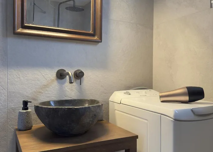 Yiayia's Place * Folégandros