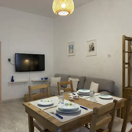Yiayia's Place * Folegandros Town