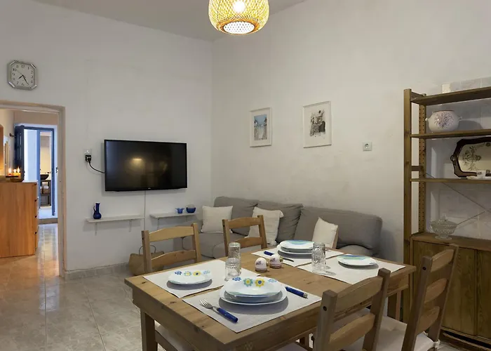 Yiayia's Place * Folégandros